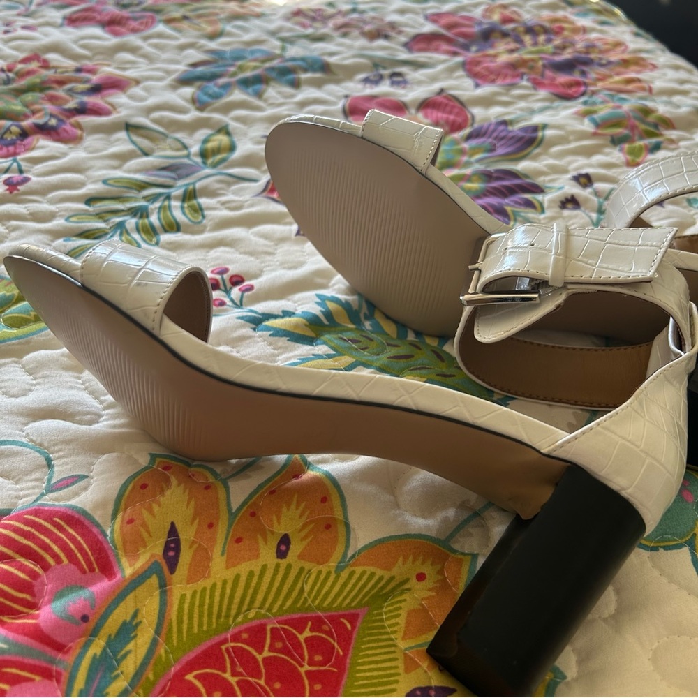NINE WEST SANDALS NWT 8.5M🤍🩷 - Picture 4 of 14